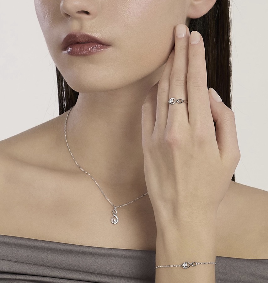 Codice: 553919
Girocollo con infinito e diamante lab-grown 0,06 carati MY DIAMOND - immagine 2